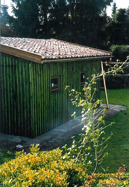 Gartenhaus mit handgeformten Tondachziegeln